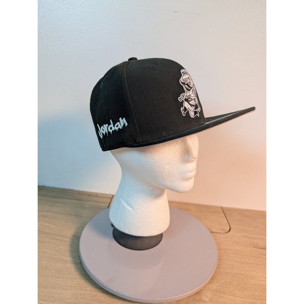 Mitchell Ness Cincinnati Reds Jordan Black White Logo Cap Coopertown Fitted MLB